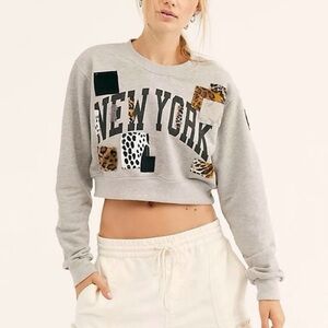 RILEY brand Gray New York Patched Cropped Crewneck size S